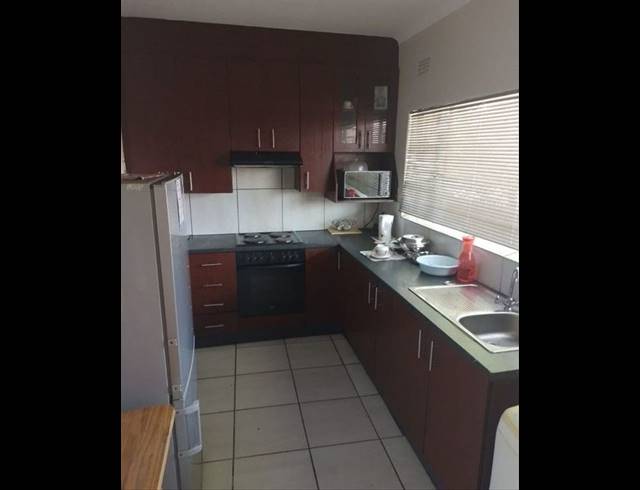 2 BEDROOM APARTMENT FOR SALE IN KEMPTON PARK EXT 1